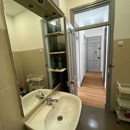 Amazing Two Bedrooms “with Lift” Διαμέρισμα *