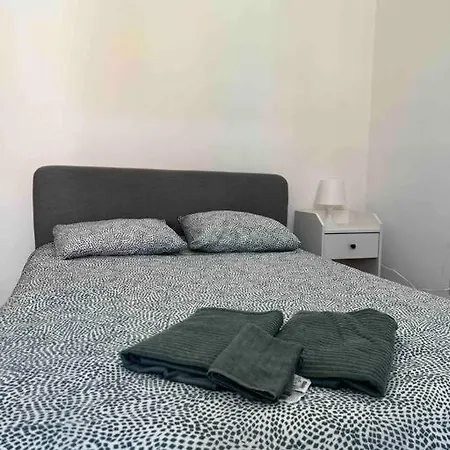 Διαμέρισμα Amazing Two Bedrooms “with Lift”